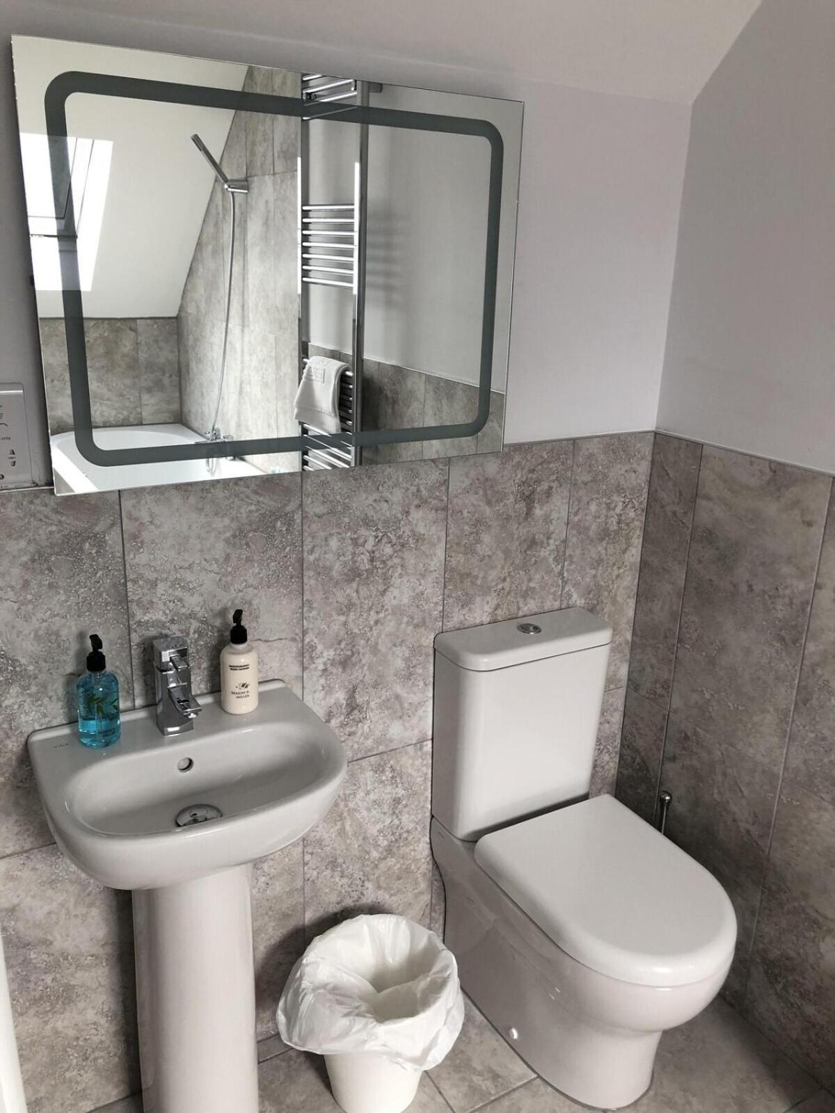 מידהרסט Hamilton Arms Suites חדר תמונה