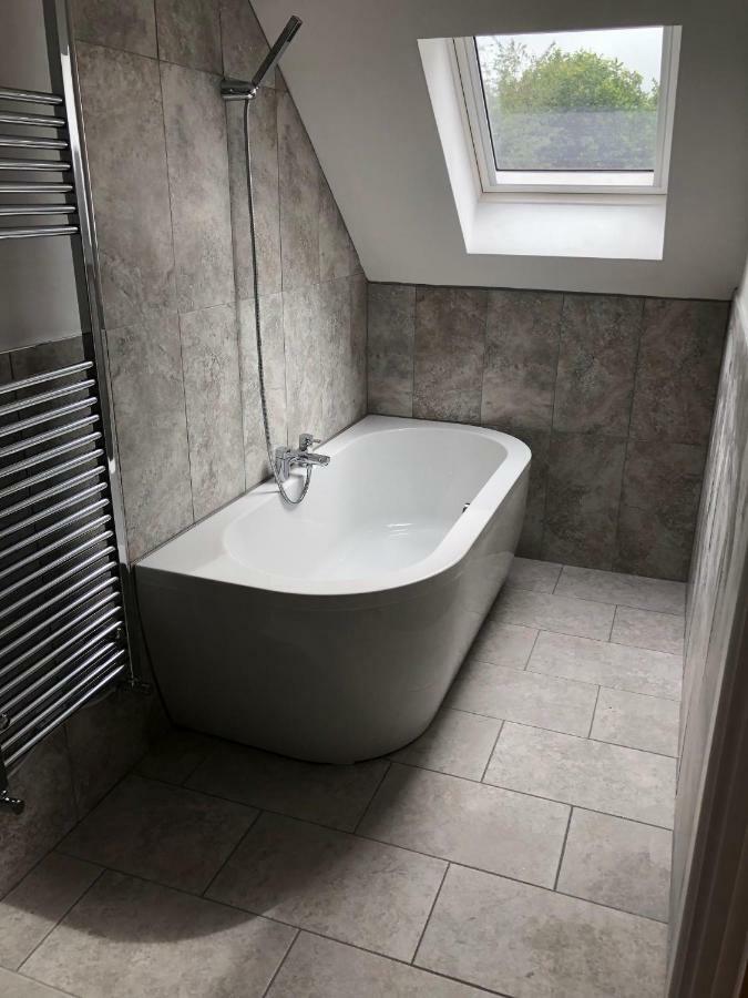 מידהרסט Hamilton Arms Suites מראה חיצוני תמונה