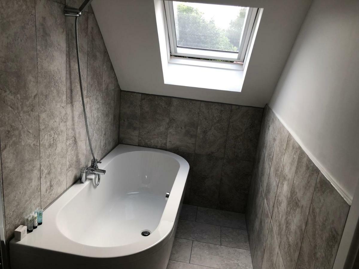 מידהרסט Hamilton Arms Suites מראה חיצוני תמונה